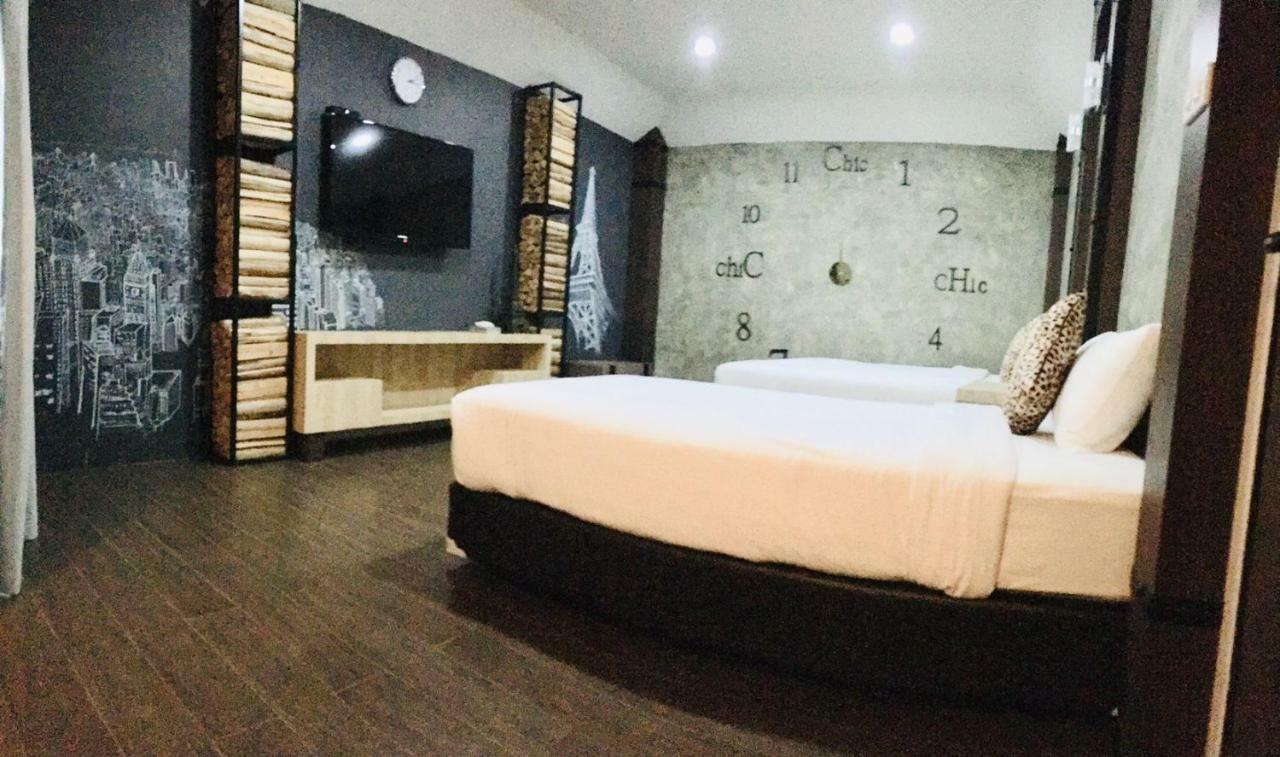The Chic 101 Hotel Selaphum Exterior photo